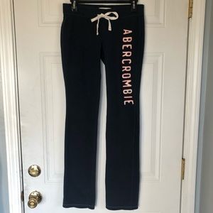 ABERCROMBIE & FITCH • NAVY LOGO SWEATPANTS